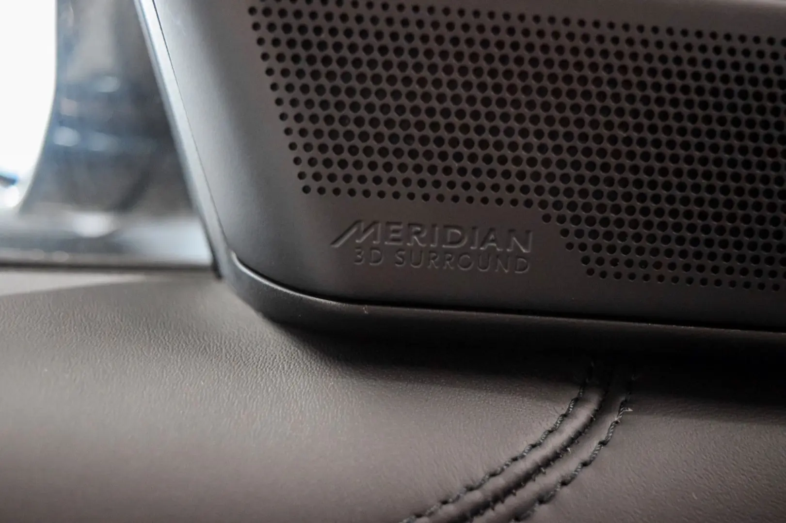 RANGE ROVER 4.4 P530 HSE - SHADOW EXTERIOR PACK