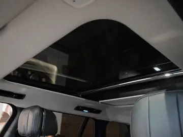 RANGE ROVER 4.4 P530 HSE - SHADOW EXTERIOR PACK