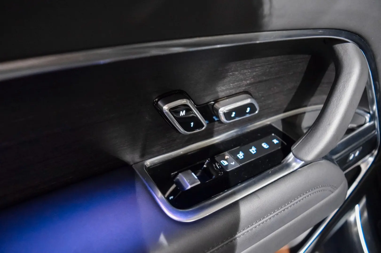 RANGE ROVER 4.4 P530 HSE - SHADOW EXTERIOR PACK