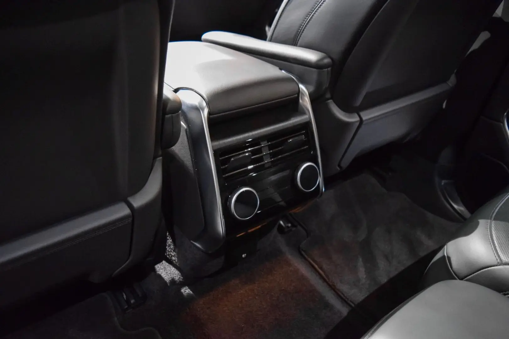 RANGE ROVER 4.4 P530 HSE - SHADOW EXTERIOR PACK