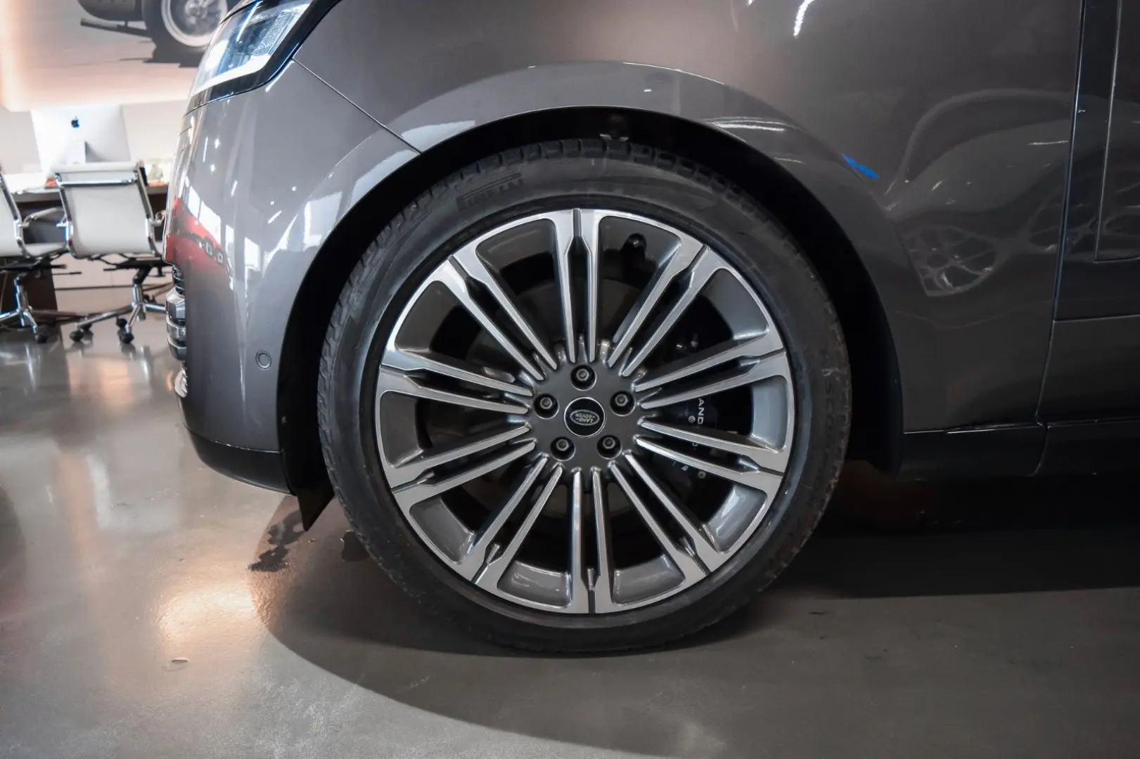 RANGE ROVER 4.4 P530 HSE - SHADOW EXTERIOR PACK