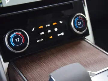 Range Rover SE Hybrid 22'zoll Pano