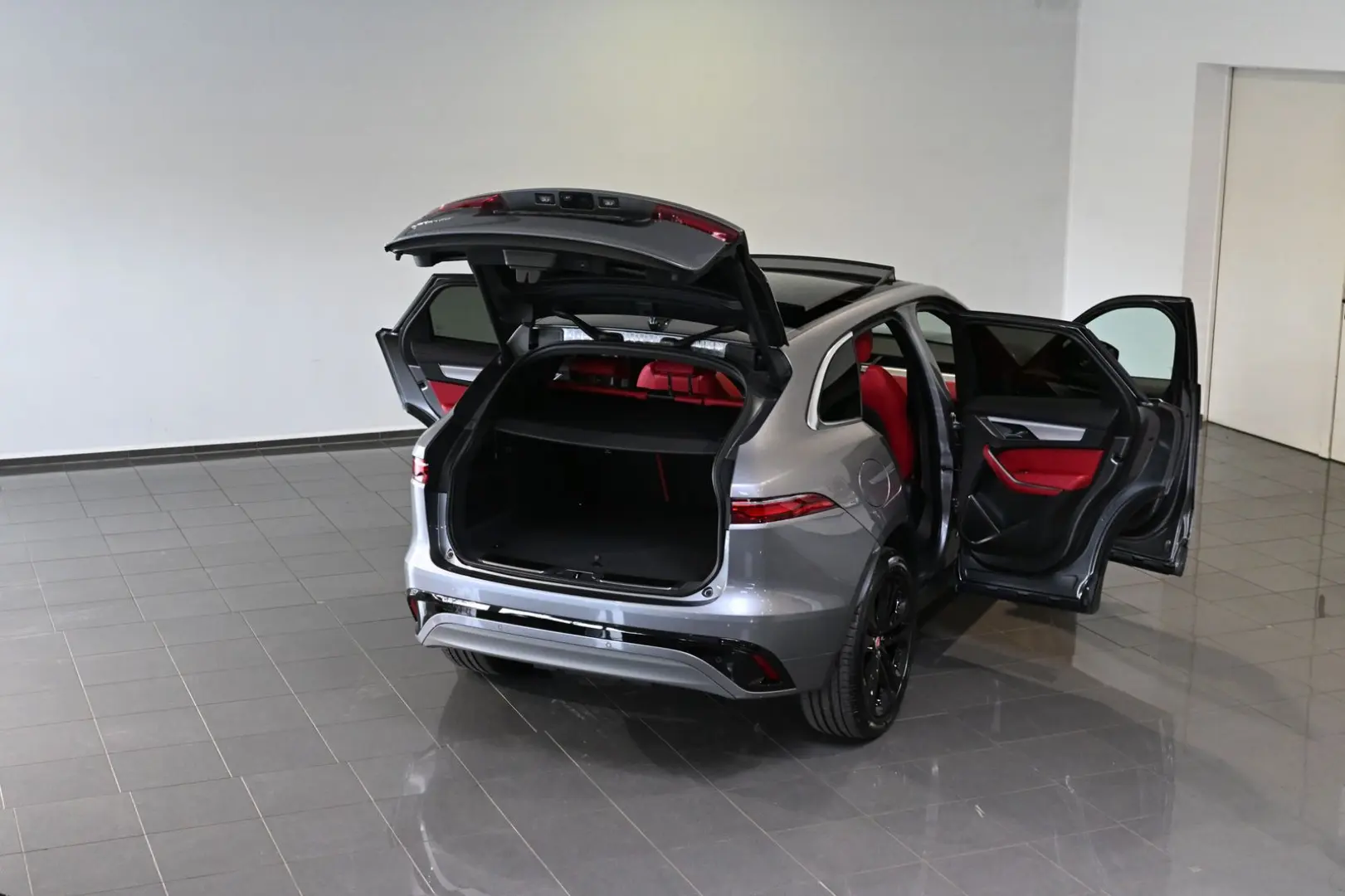 F-PACE P250 R-Dynamic SE AWD Pano