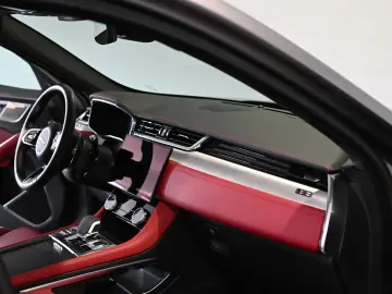 F-PACE P250 R-Dynamic SE AWD Pano