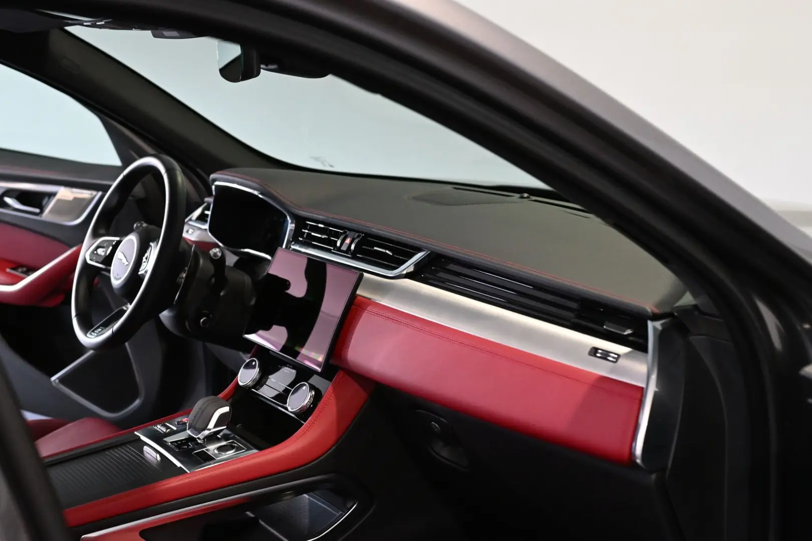 F-PACE P250 R-Dynamic SE AWD Pano