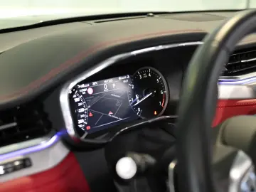 F-PACE P250 R-Dynamic SE AWD Pano