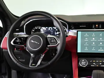 F-PACE P250 R-Dynamic SE AWD Pano