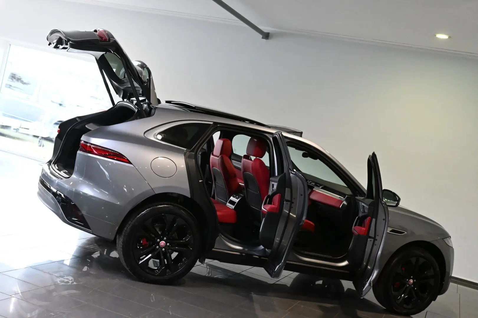 F-PACE P250 R-Dynamic SE AWD Pano