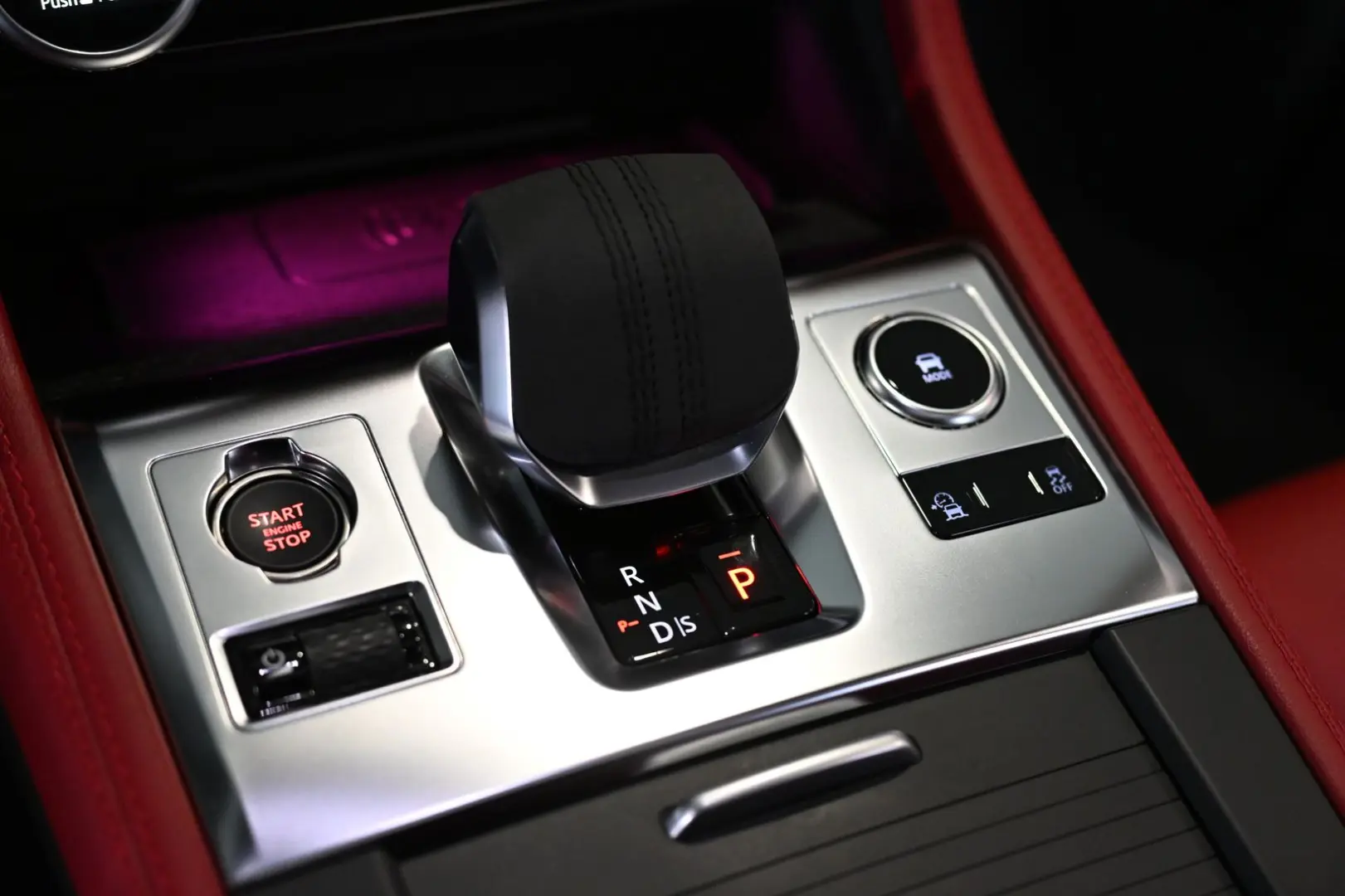 F-PACE P250 R-Dynamic SE AWD Pano