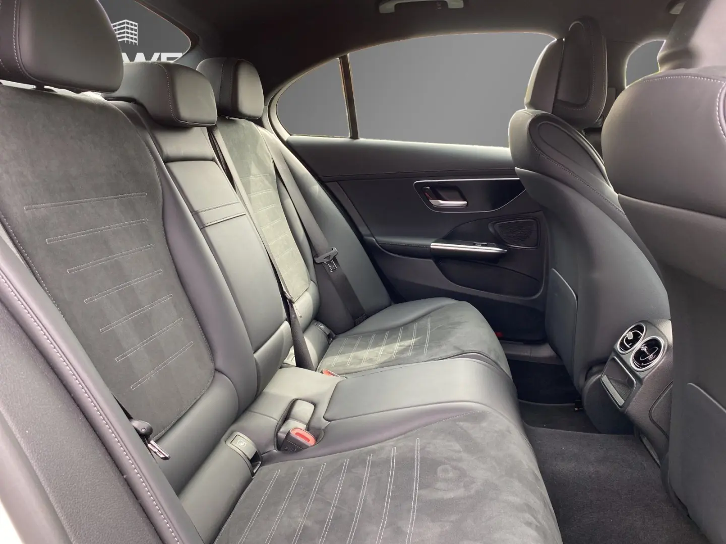 C 200 4Matic AMG Line NAV LED