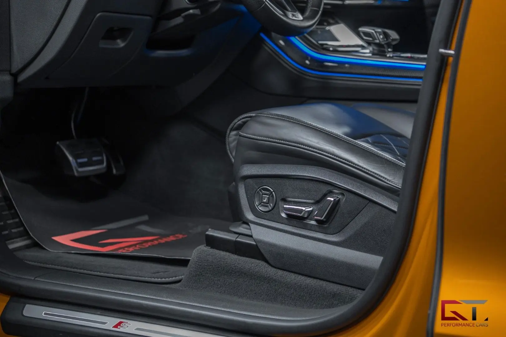 SQ8 23  Pano Massage Maxton HuD Tow Matrix B&O