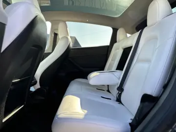 Tesla Model Y Long Range Dual Motor AWD