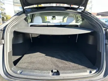 Tesla Model Y Long Range Dual Motor AWD