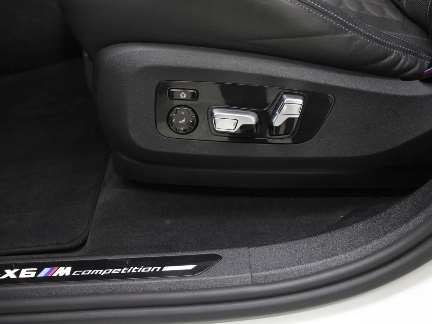 X6 M Competition Drivers Package