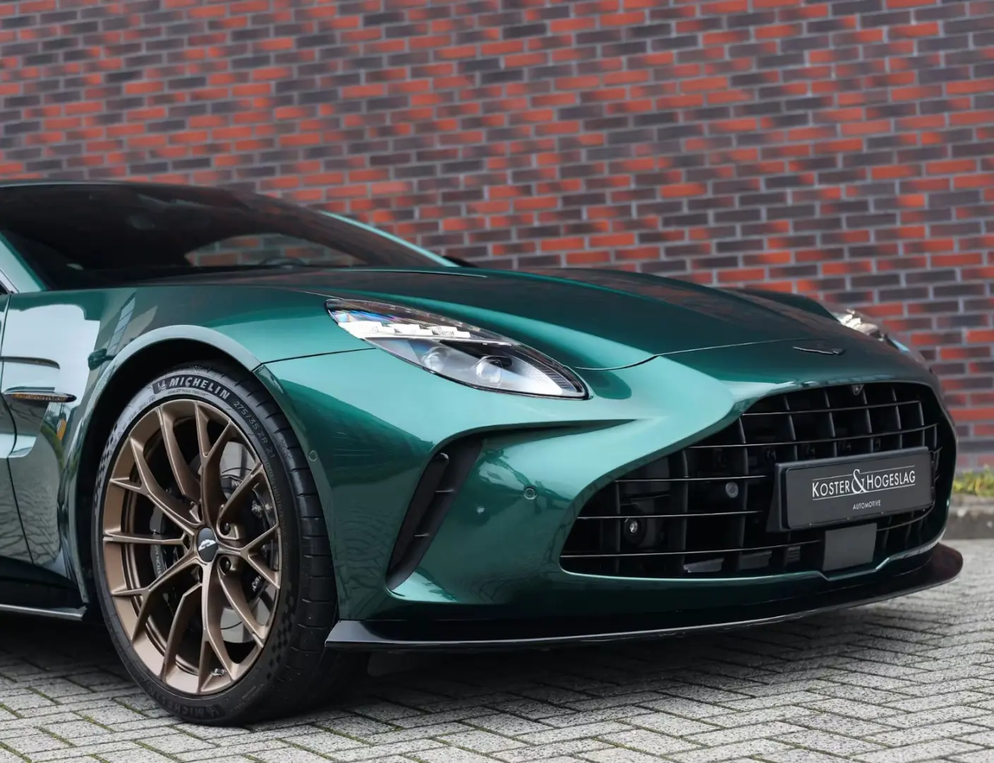 Aston Martin V8 Vantage   Sofort - Malachite - B&O - 360
