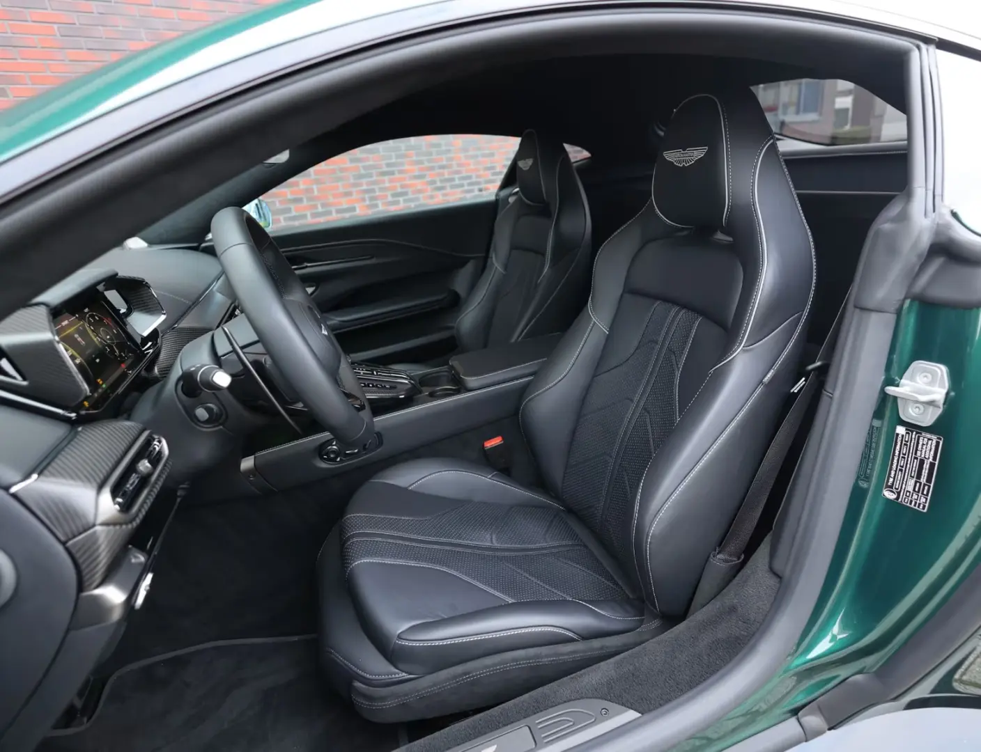 Aston Martin V8 Vantage   Sofort - Malachite - B&O - 360