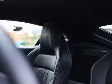 Aston Martin V8 Vantage   Sofort - Malachite - B&O - 360