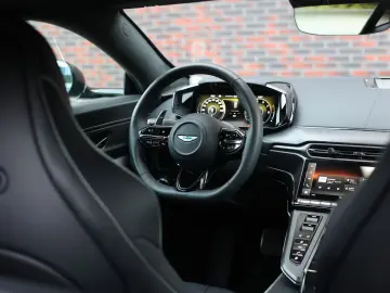 Aston Martin V8 Vantage   Sofort - Malachite - B&O - 360