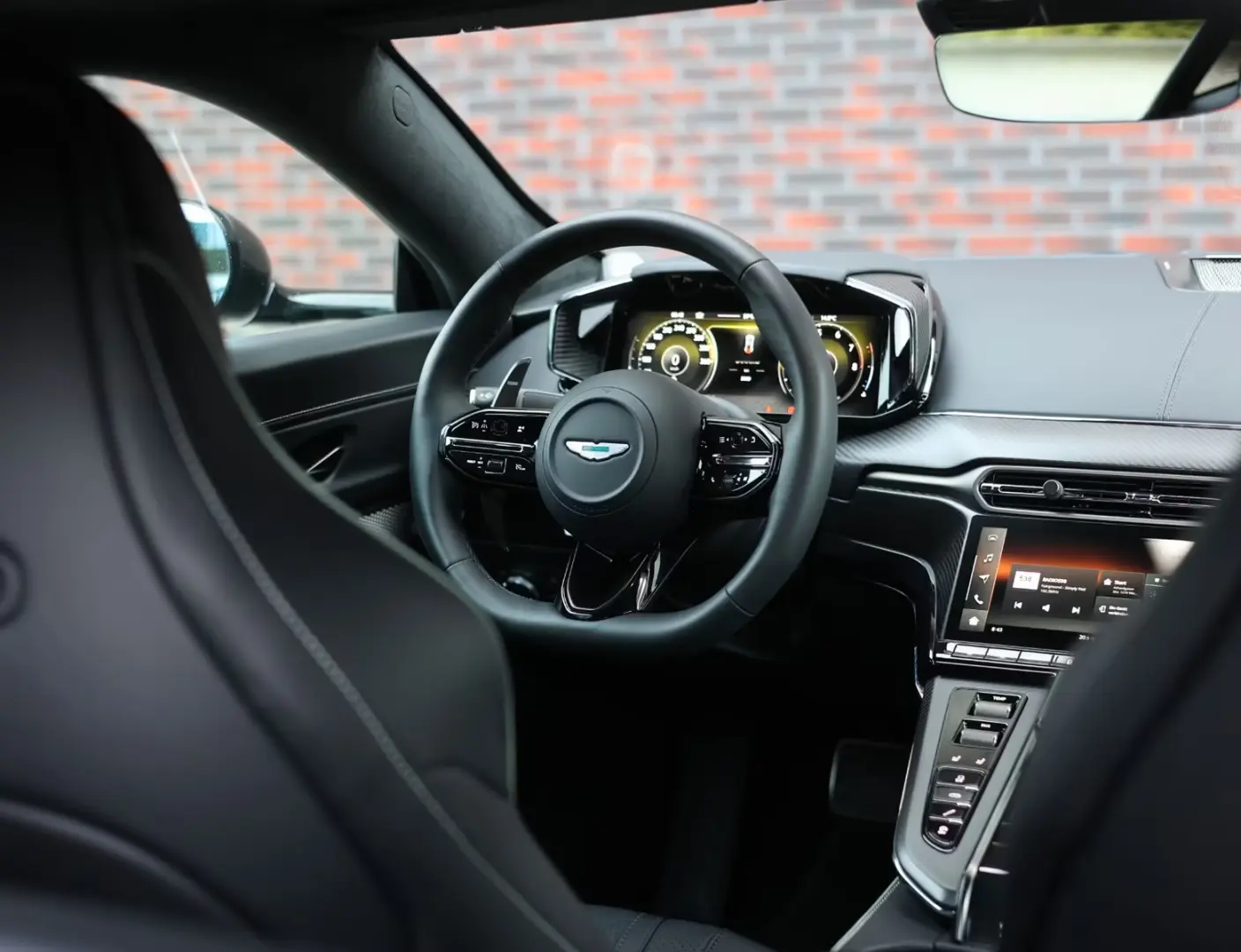 Aston Martin V8 Vantage   Sofort - Malachite - B&O - 360