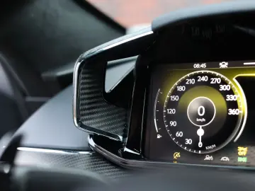 Aston Martin V8 Vantage   Sofort - Malachite - B&O - 360