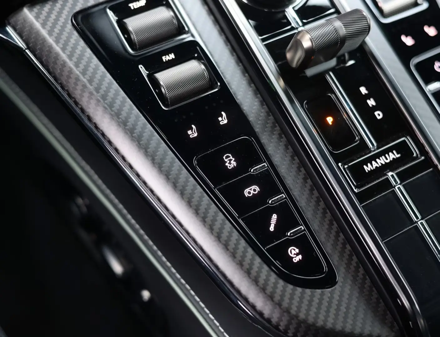 Aston Martin V8 Vantage   Sofort - Malachite - B&O - 360