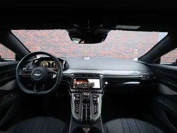 Aston Martin V8 Vantage   Sofort - Malachite - B&O - 360