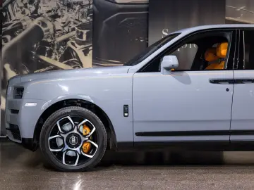 CULLINAN BLACK BADGE   STAR   ROOF   MANDARIN