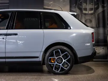 CULLINAN BLACK BADGE   STAR   ROOF   MANDARIN