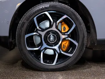 CULLINAN BLACK BADGE   STAR   ROOF   MANDARIN