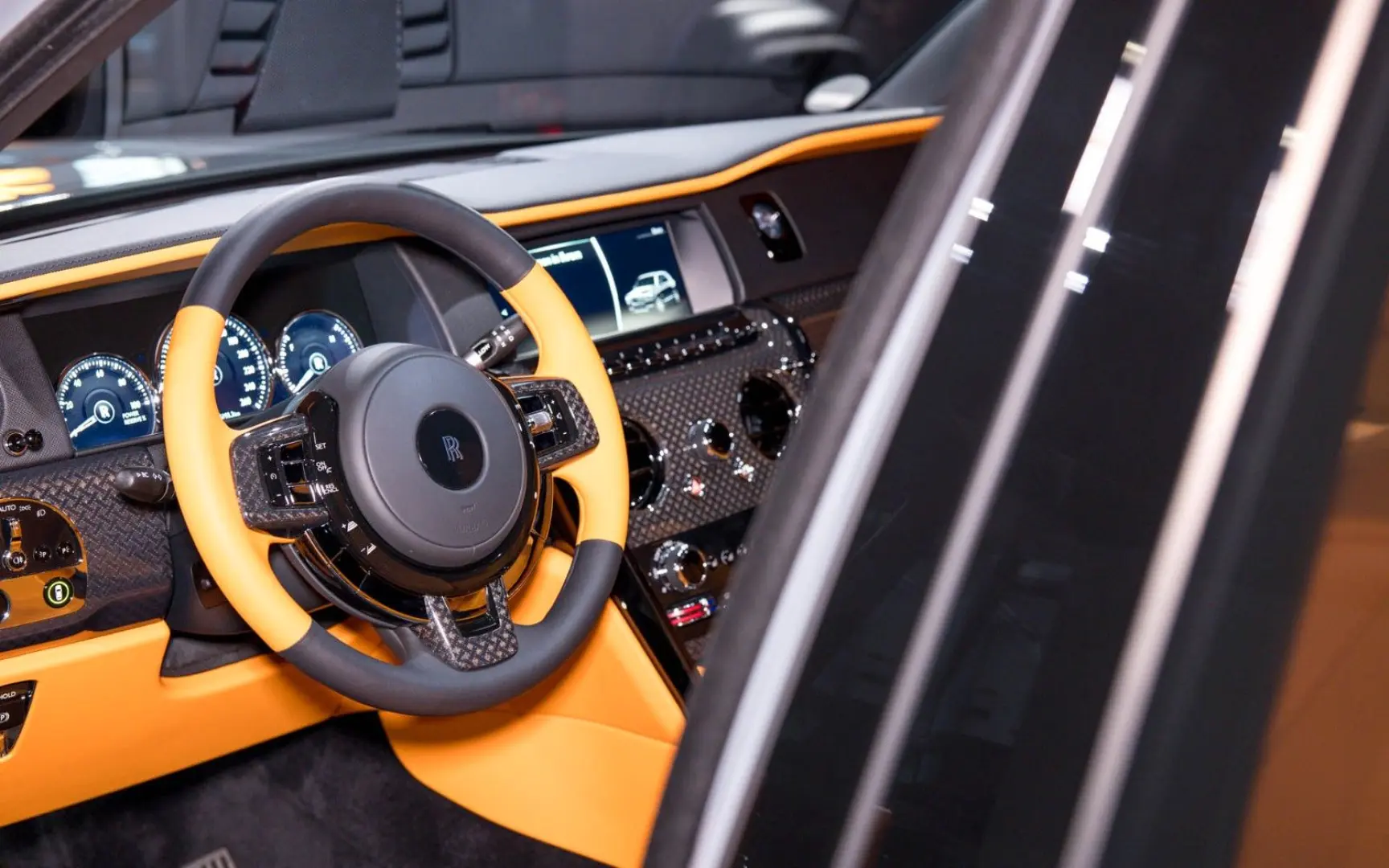 CULLINAN BLACK BADGE   STAR   ROOF   MANDARIN