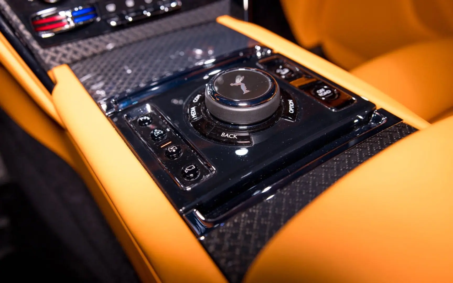 CULLINAN BLACK BADGE   STAR   ROOF   MANDARIN