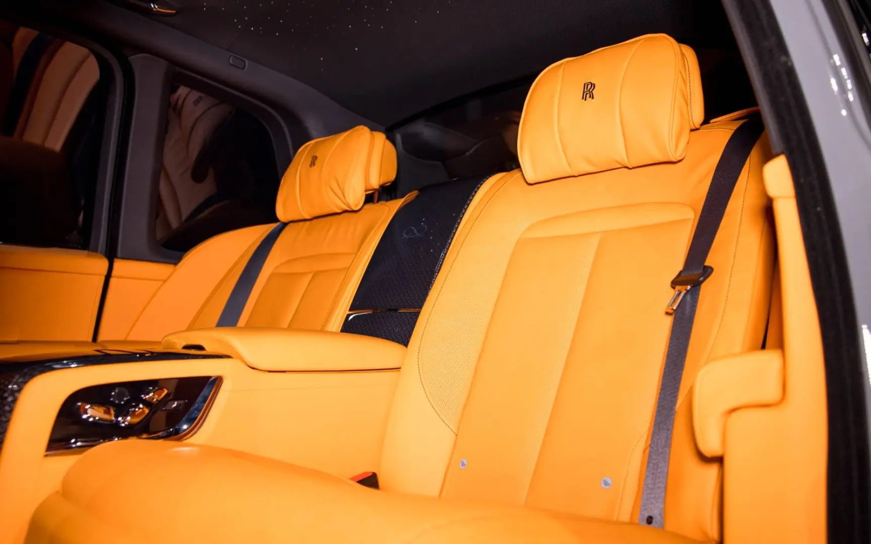 CULLINAN BLACK BADGE   STAR   ROOF   MANDARIN