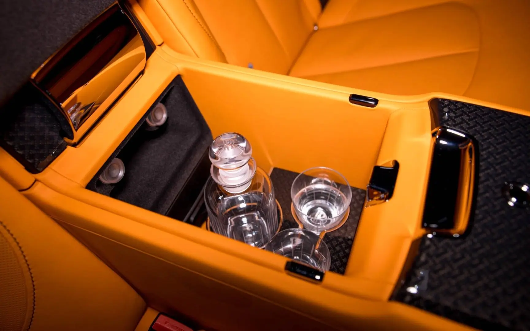 CULLINAN BLACK BADGE   STAR   ROOF   MANDARIN