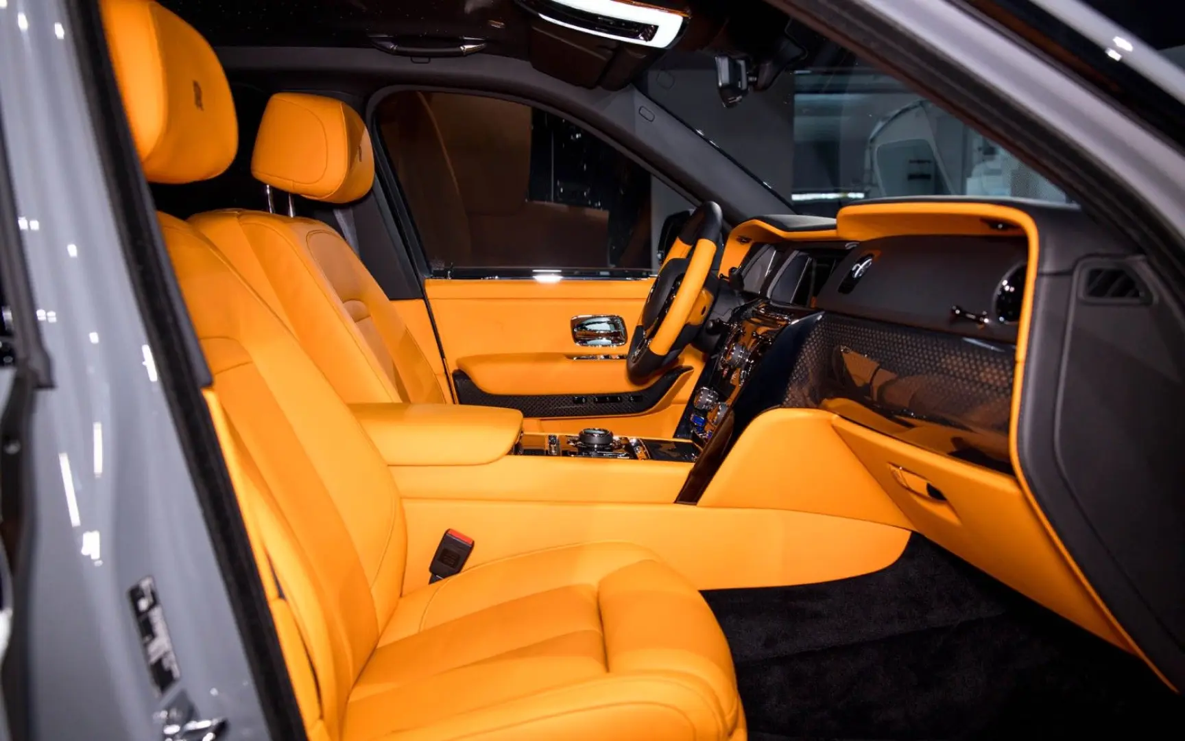 CULLINAN BLACK BADGE   STAR   ROOF   MANDARIN