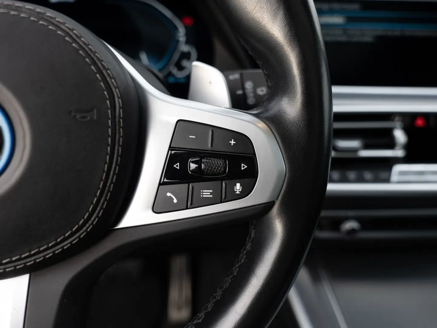 X5 xDrive 45e M-Sport PANO AHK HUD LASER LED ACC