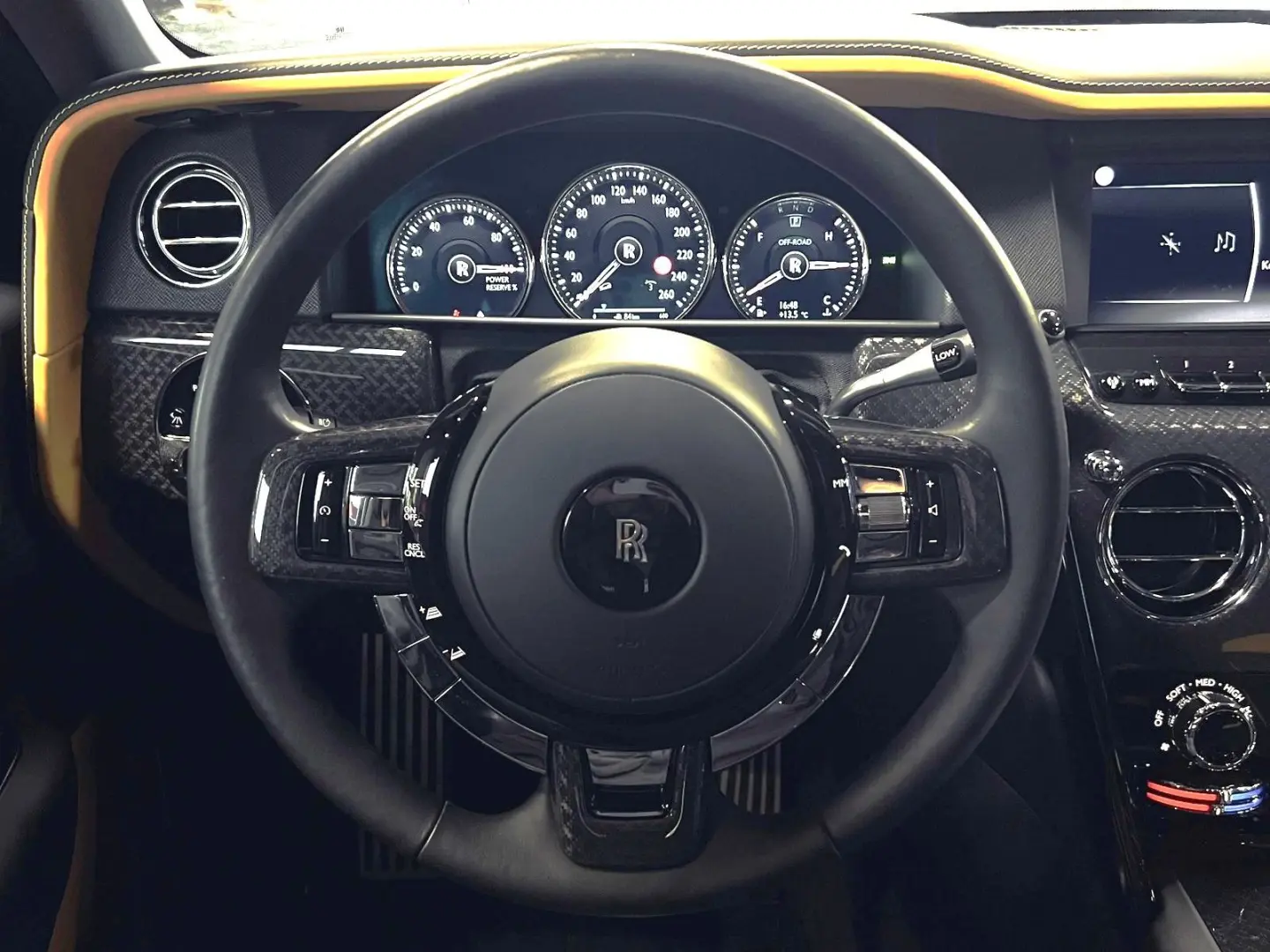 Cullinan 4-SI CRBON TV BESPO BLACK-BADGE STAR KÜ