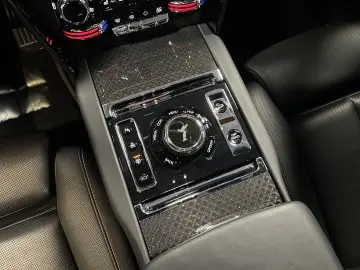 Cullinan 4-SI CRBON TV BESPO BLACK-BADGE STAR KÜ