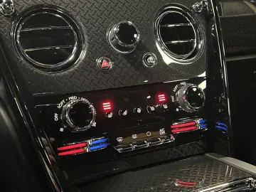 Cullinan 4-SI CRBON TV BESPO BLACK-BADGE STAR KÜ