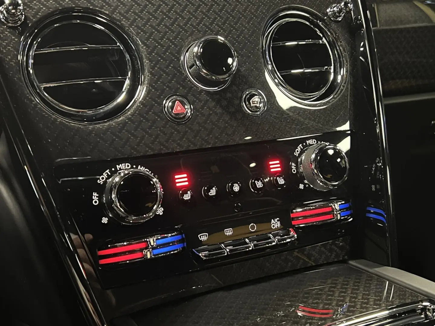 Cullinan 4-SI CRBON TV BESPO BLACK-BADGE STAR KÜ