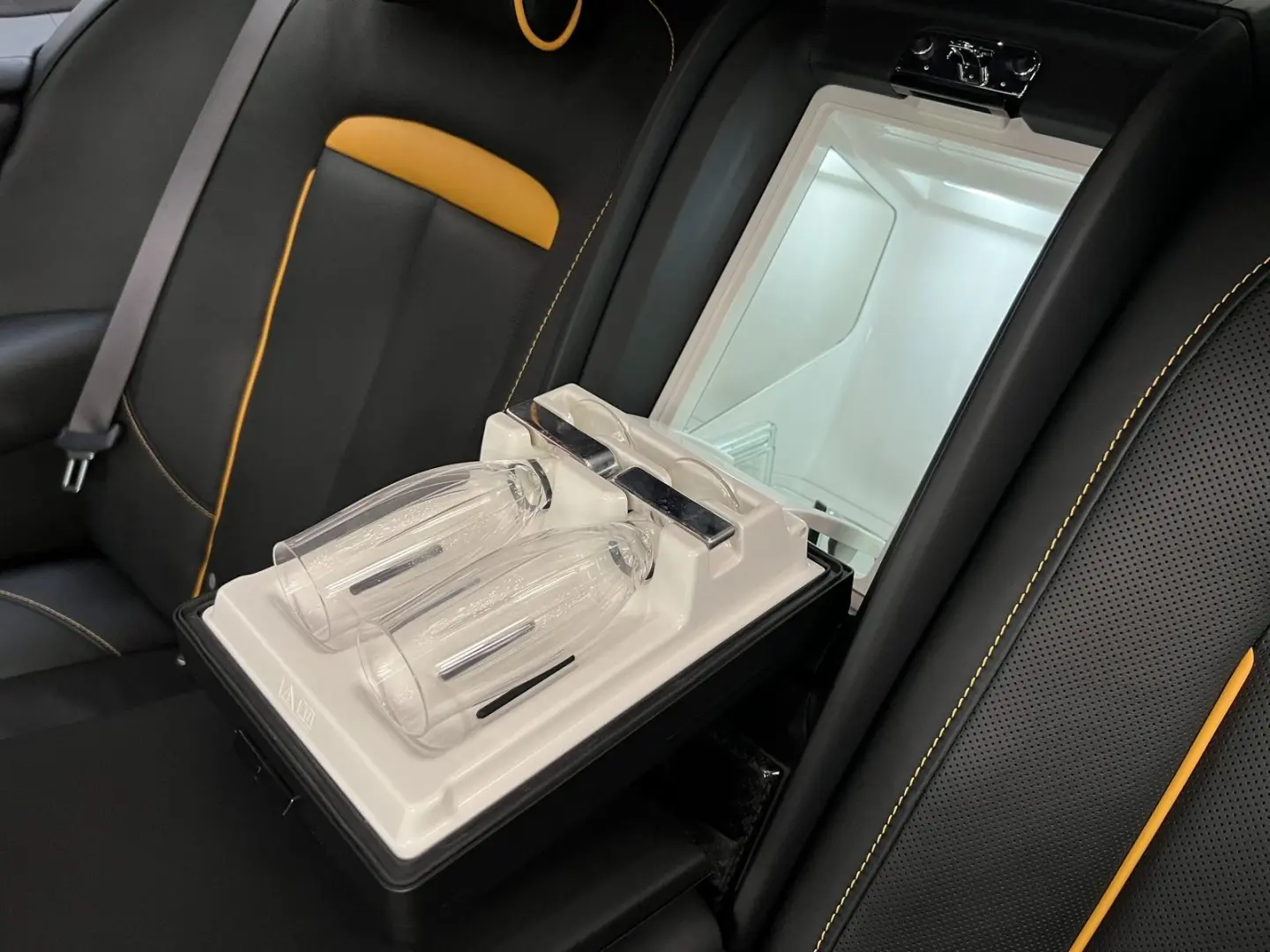 Cullinan 4-SI CRBON TV BESPO BLACK-BADGE STAR KÜ