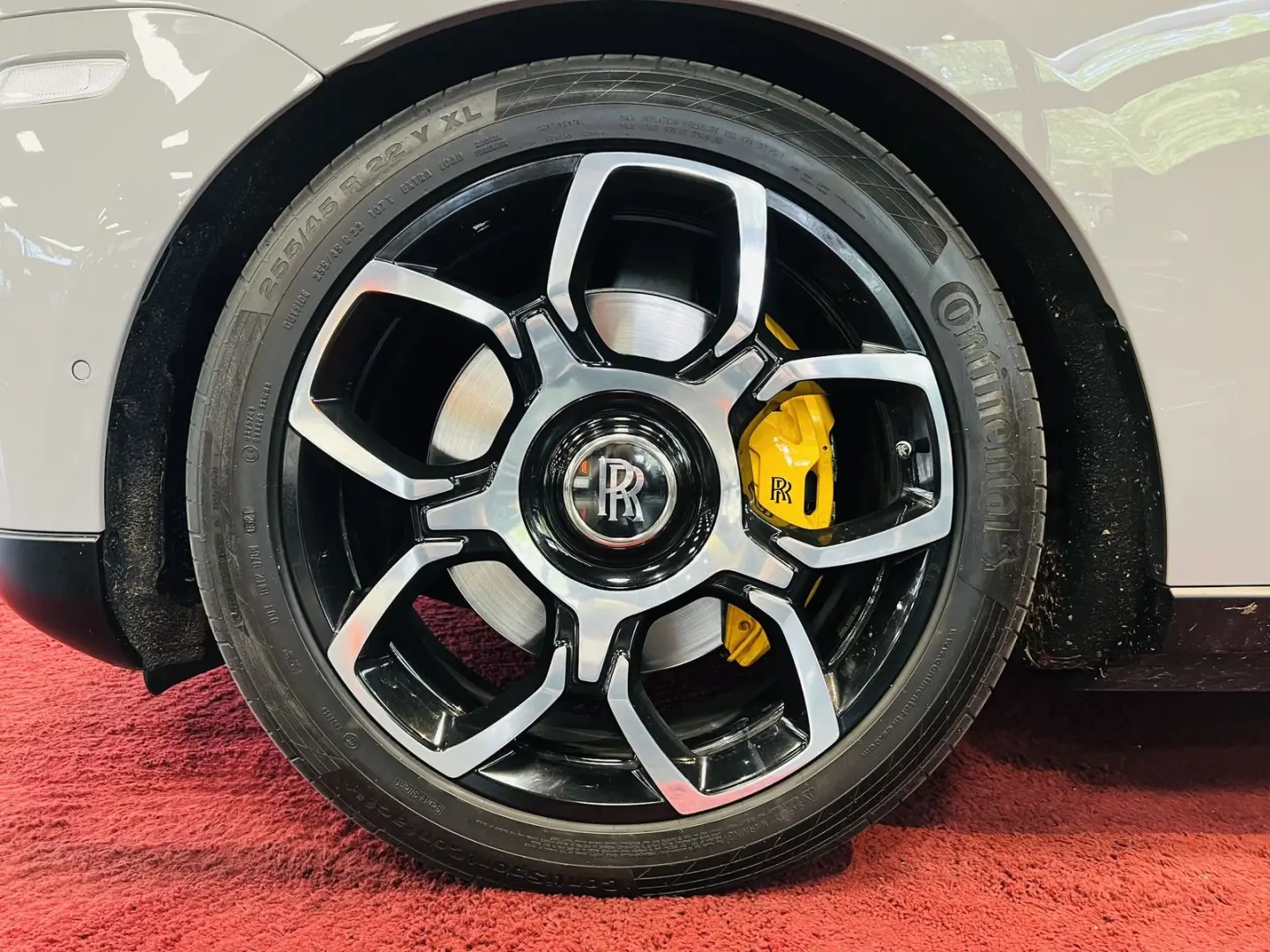 Cullinan 4-SI CRBON TV BESPO BLACK-BADGE STAR KÜ