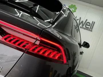 Audi Q8 55 TFSI quattro Tiptronic MHEV