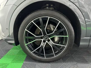 Audi Q8 55 TFSI quattro Tiptronic MHEV