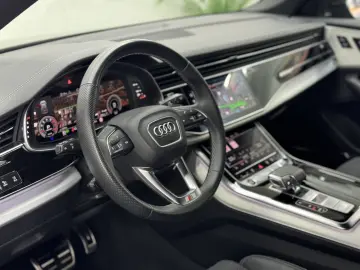 Audi Q8 55 TFSI quattro Tiptronic MHEV