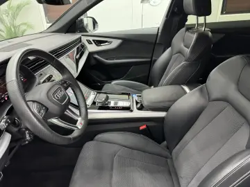 Audi Q8 55 TFSI quattro Tiptronic MHEV