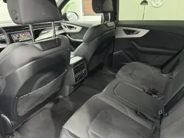 Audi Q8 55 TFSI quattro Tiptronic MHEV