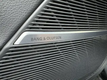 Audi Q8 55 TFSI quattro Tiptronic MHEV