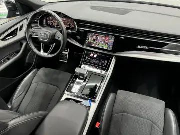 Audi Q8 55 TFSI quattro Tiptronic MHEV