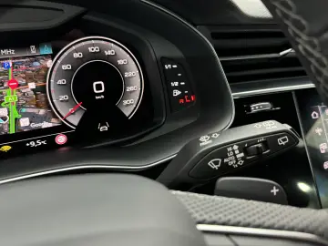 Audi Q8 55 TFSI quattro Tiptronic MHEV