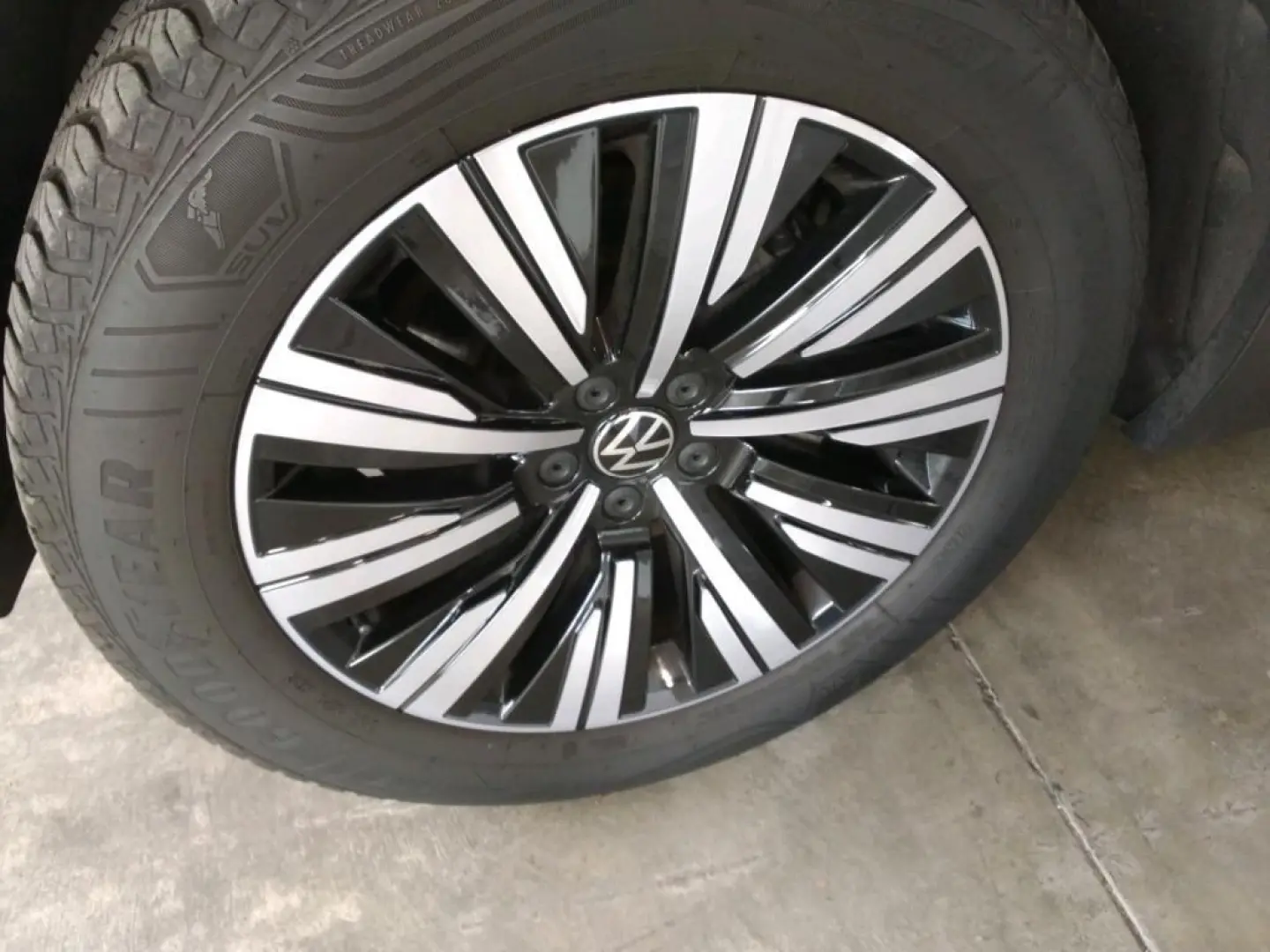 Touareg 4Motion 3.0 TDI SCR Klima Tempo PDC Nav